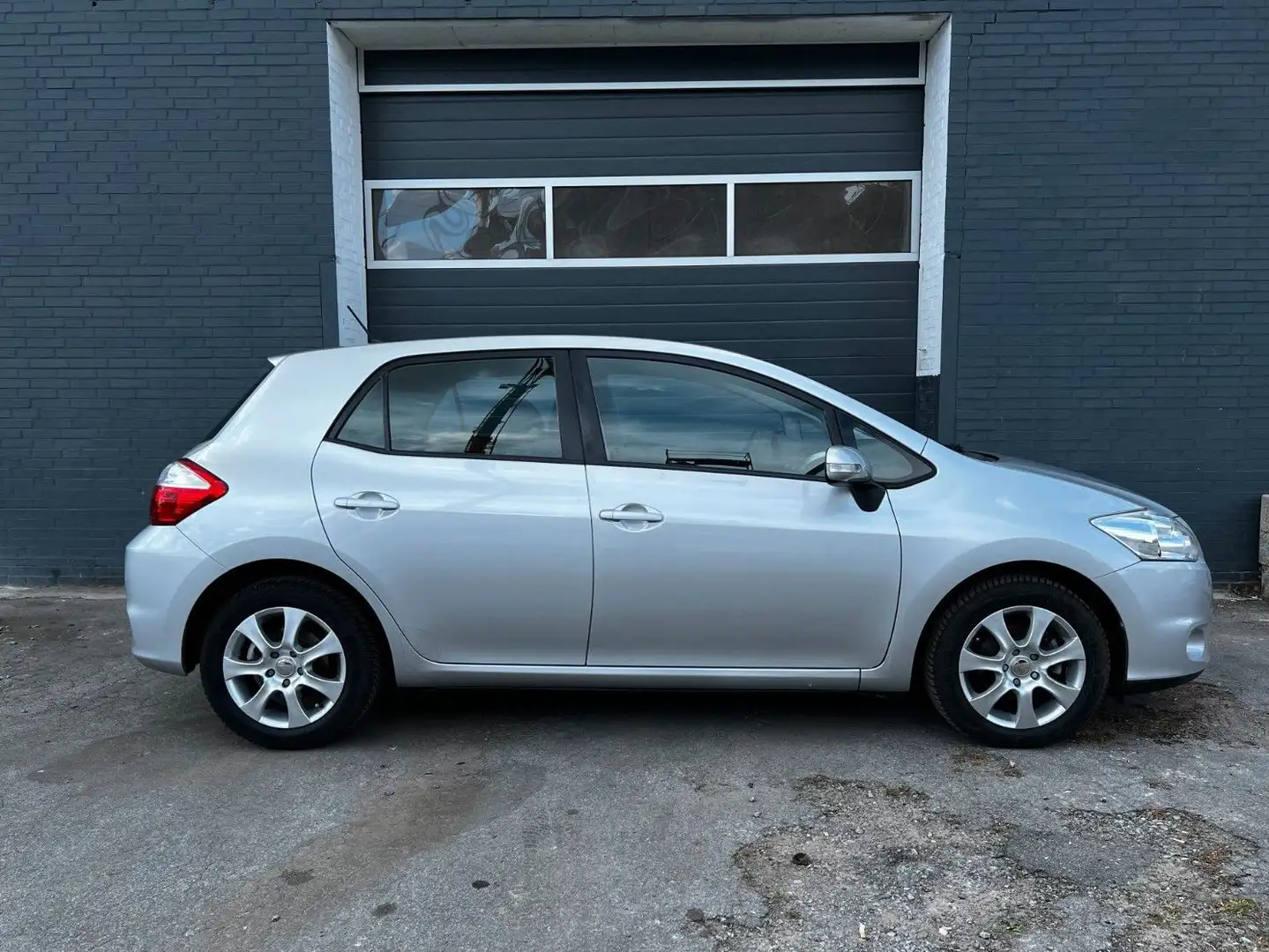 Vehicle image, number 4
