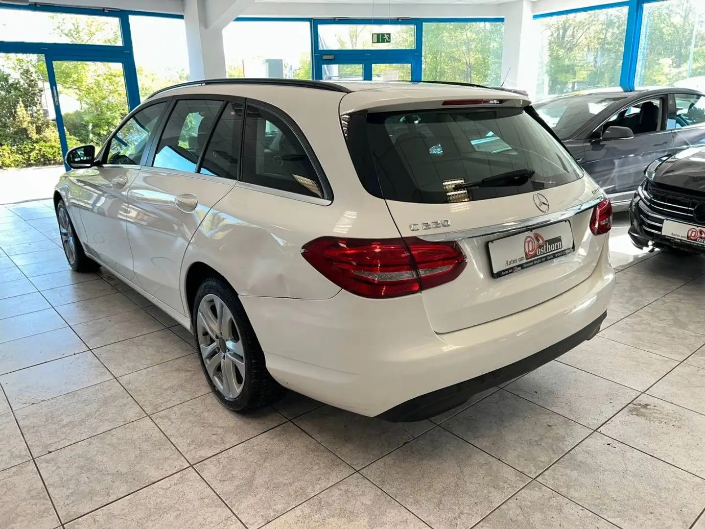 Vehicle image, number 6