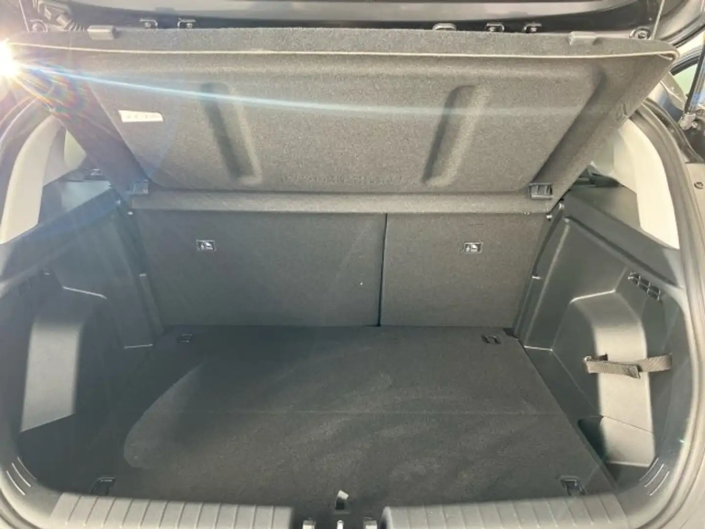 Vehicle image, number 9