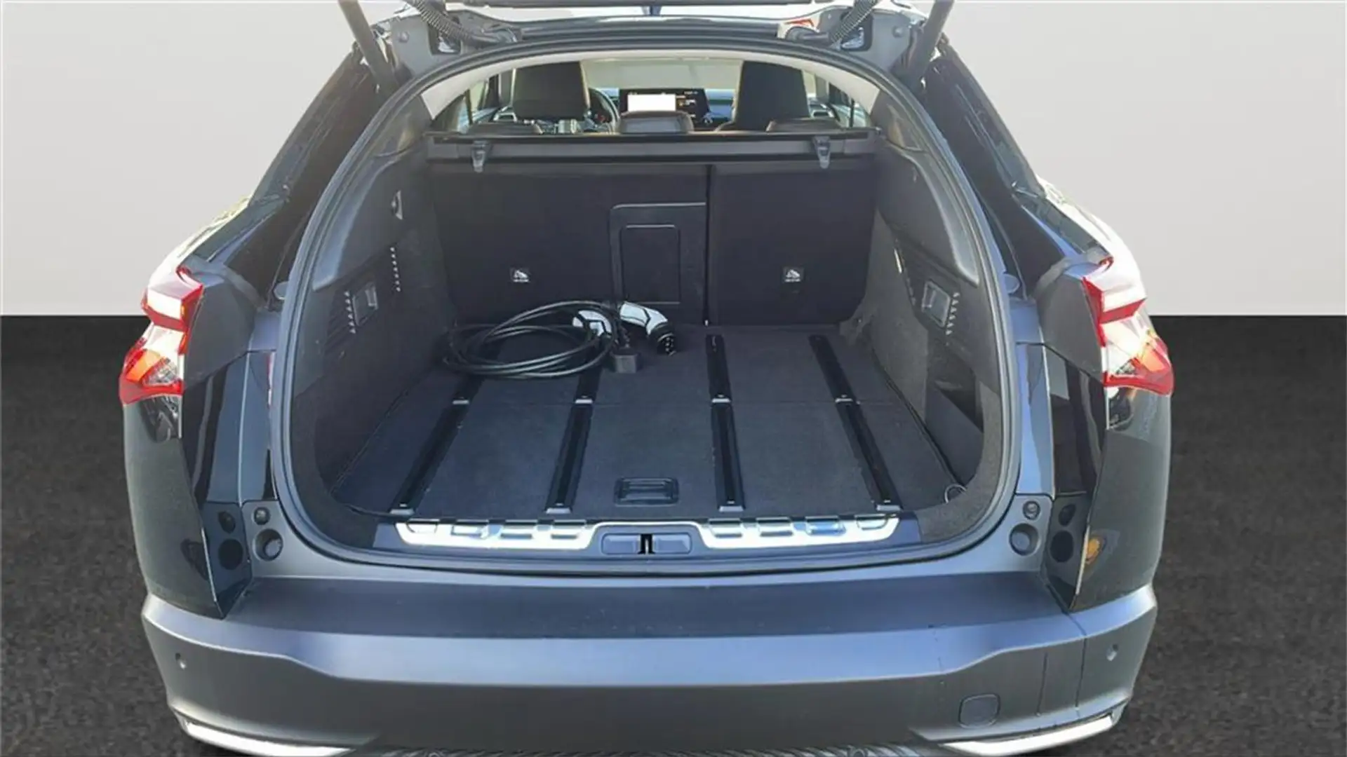 Vehicle image, number 11