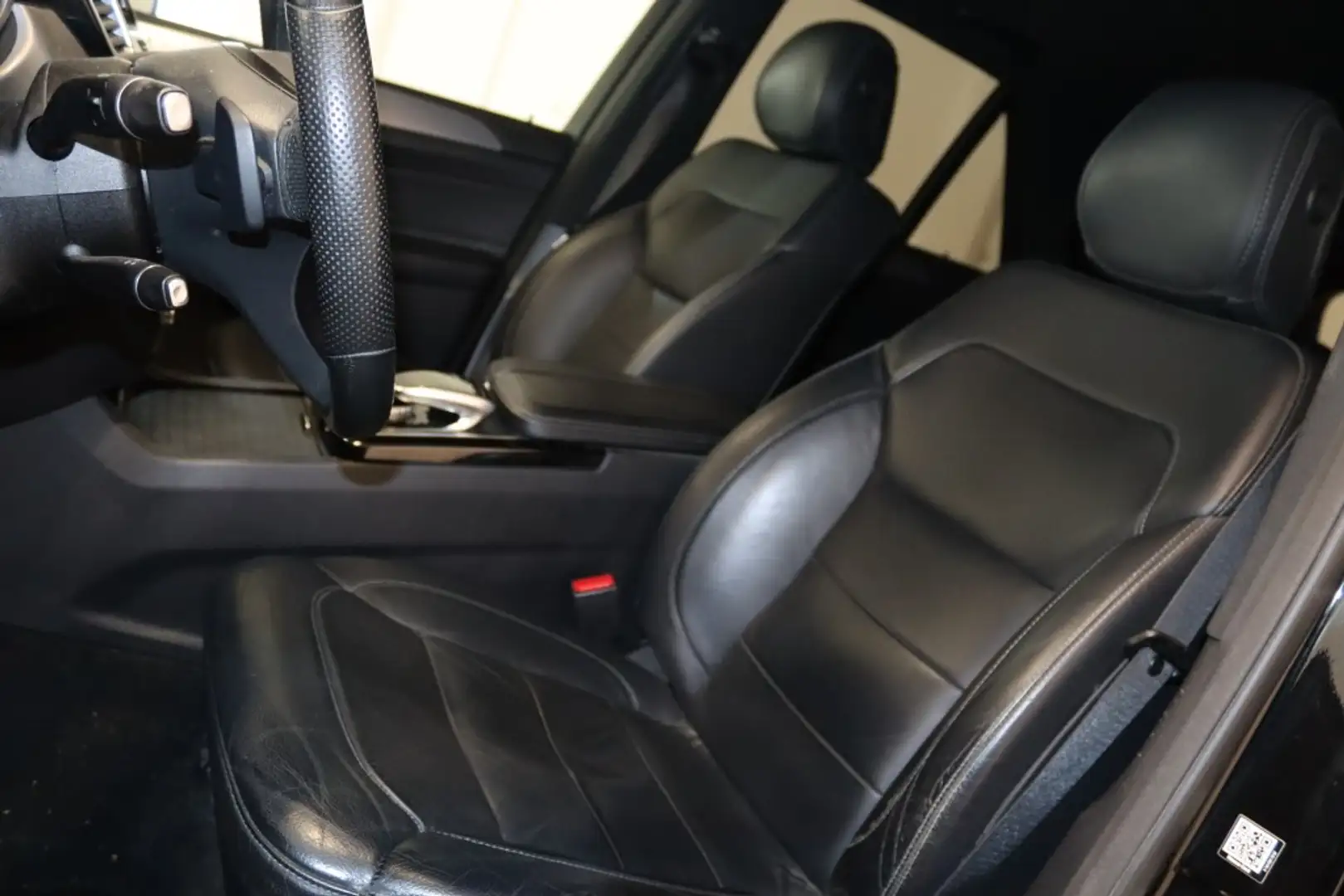 Vehicle image, number 4