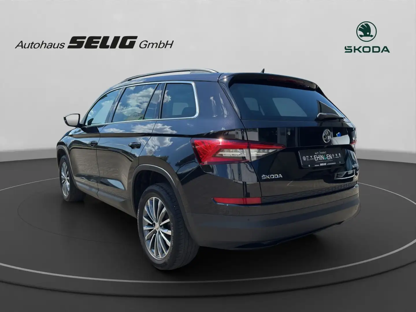 Vehicle image, number 9