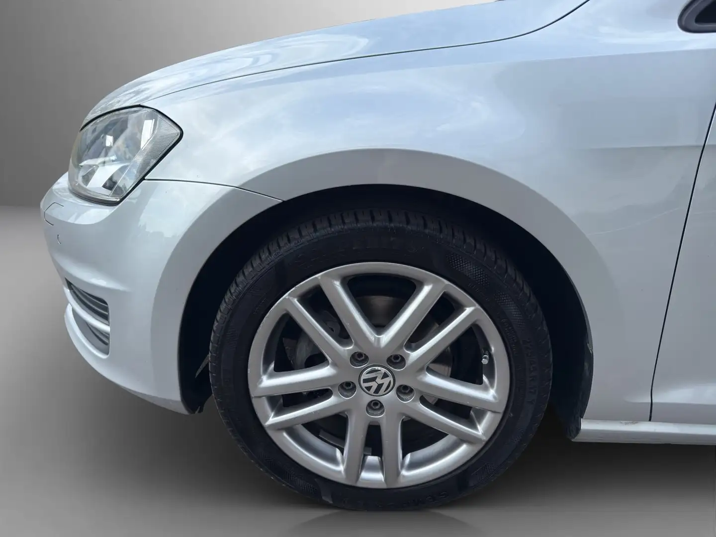 Vehicle image, number 10