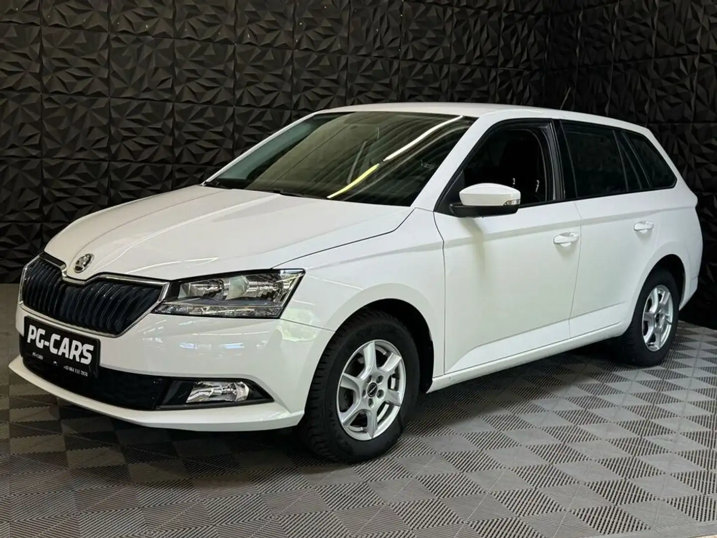 Vehicle image, number 3