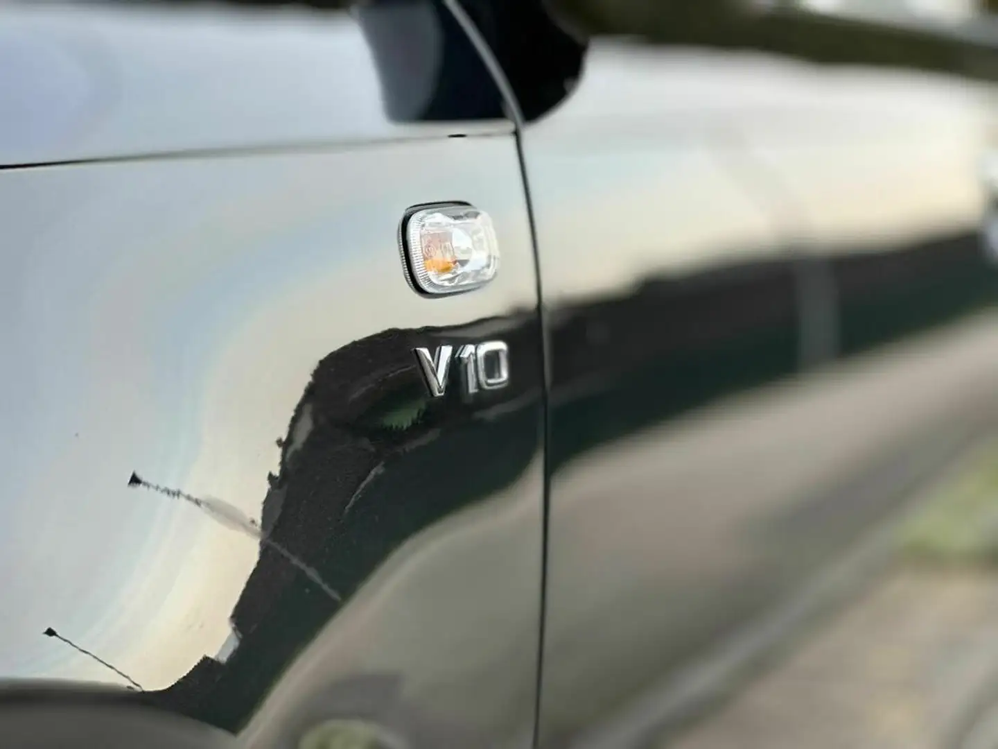 Vehicle image, number 4