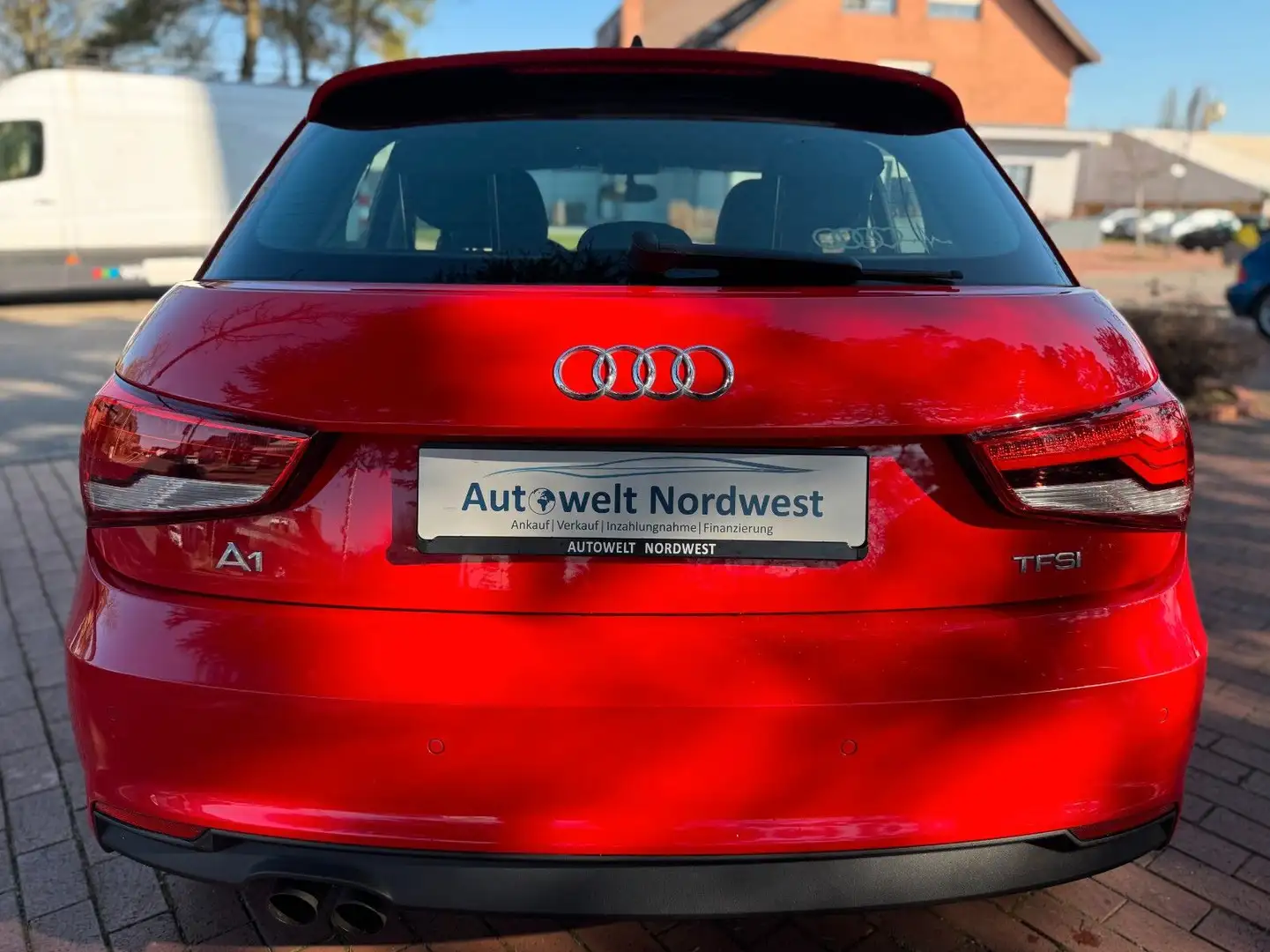 Vehicle image, number 4