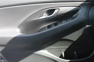 Vehicle image thumbnail, number 8