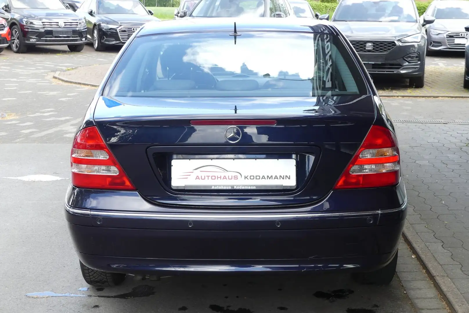 Vehicle image, number 9