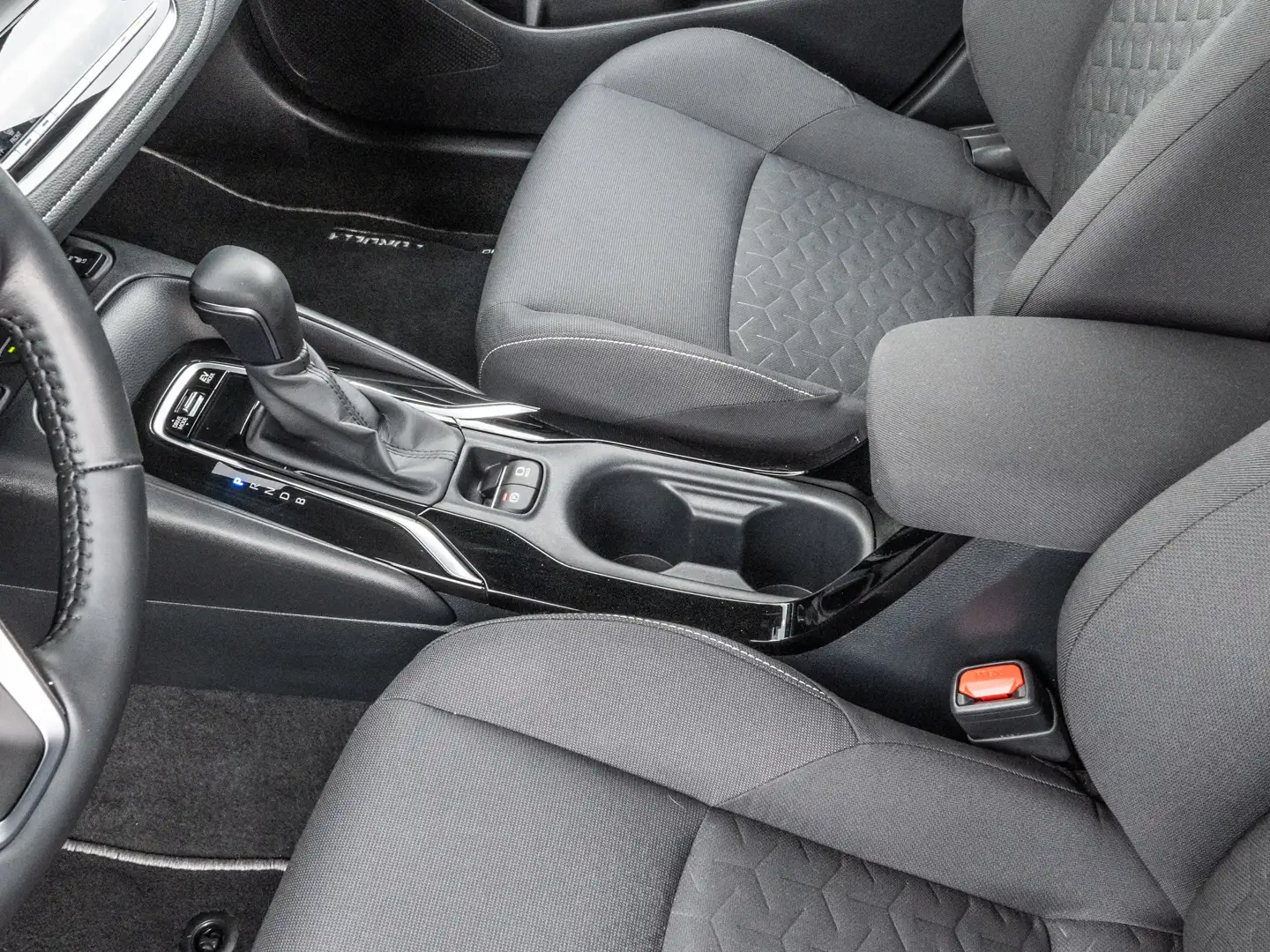 Vehicle image, number 12