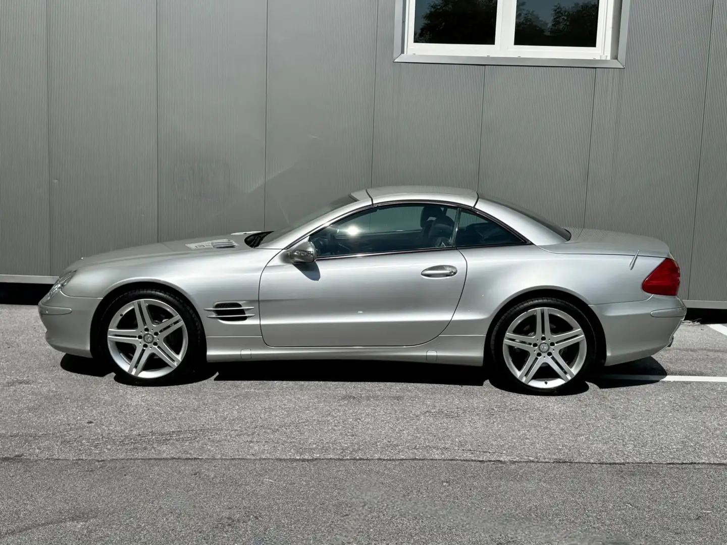 Vehicle image, number 6
