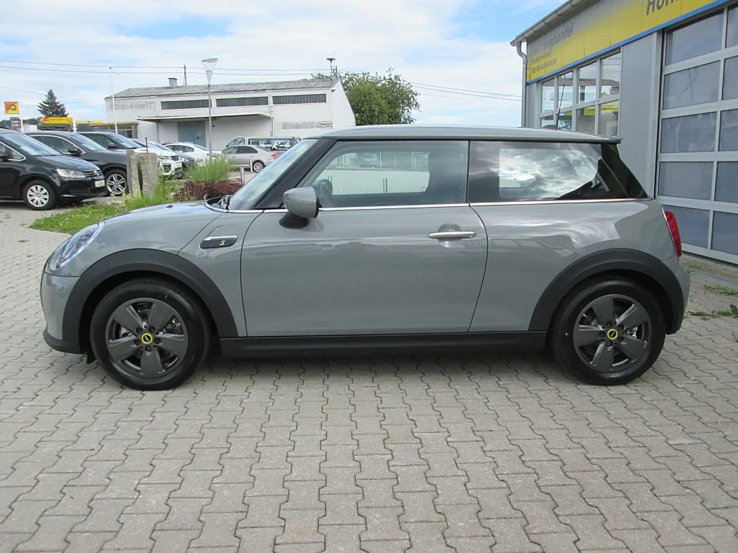 Vehicle image, number 2