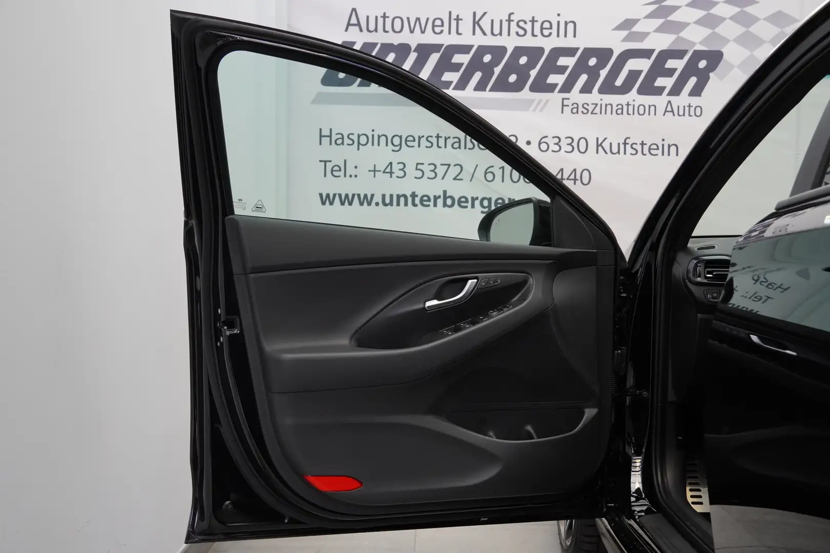 Vehicle image, number 14