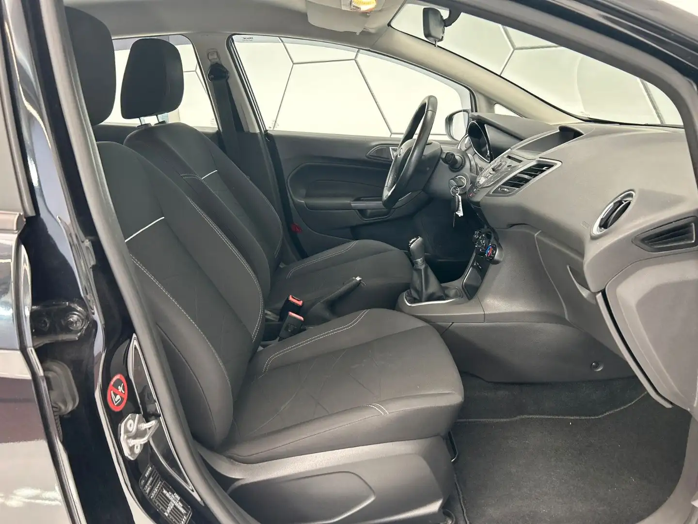 Vehicle image, number 20