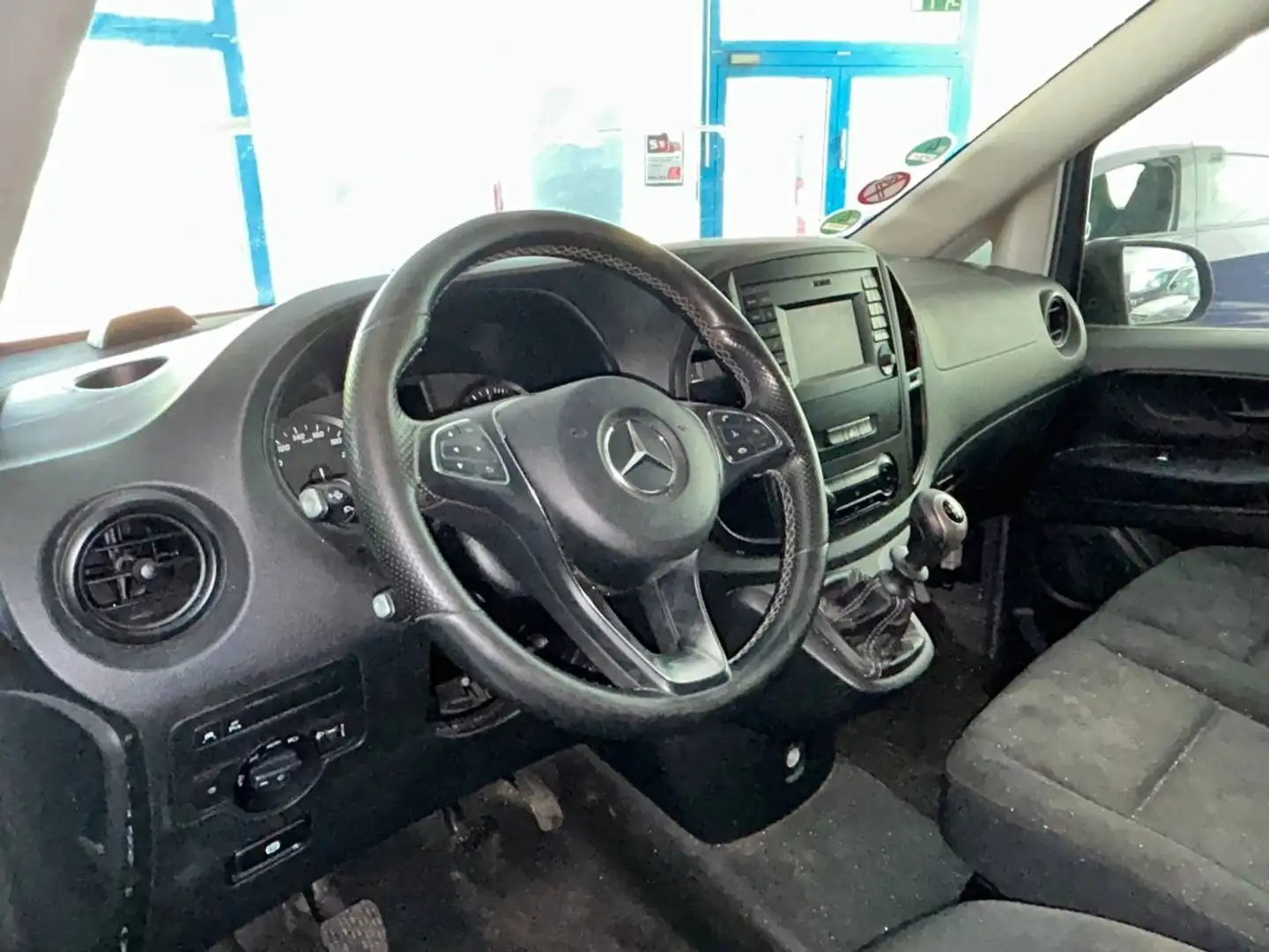 Vehicle image, number 9