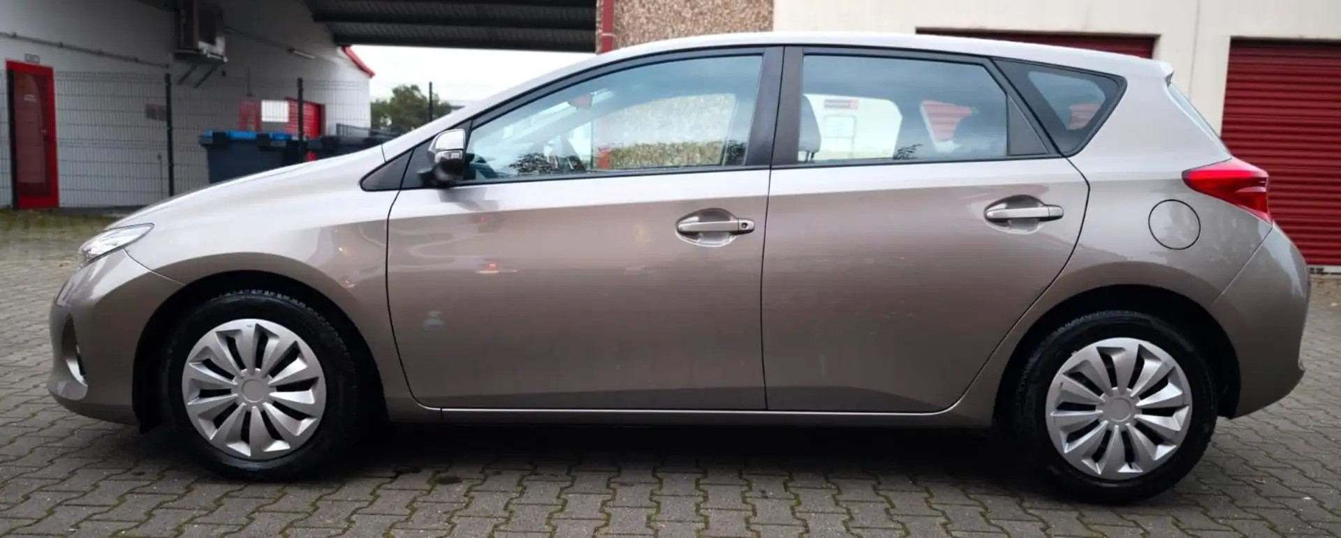 Vehicle image, number 8