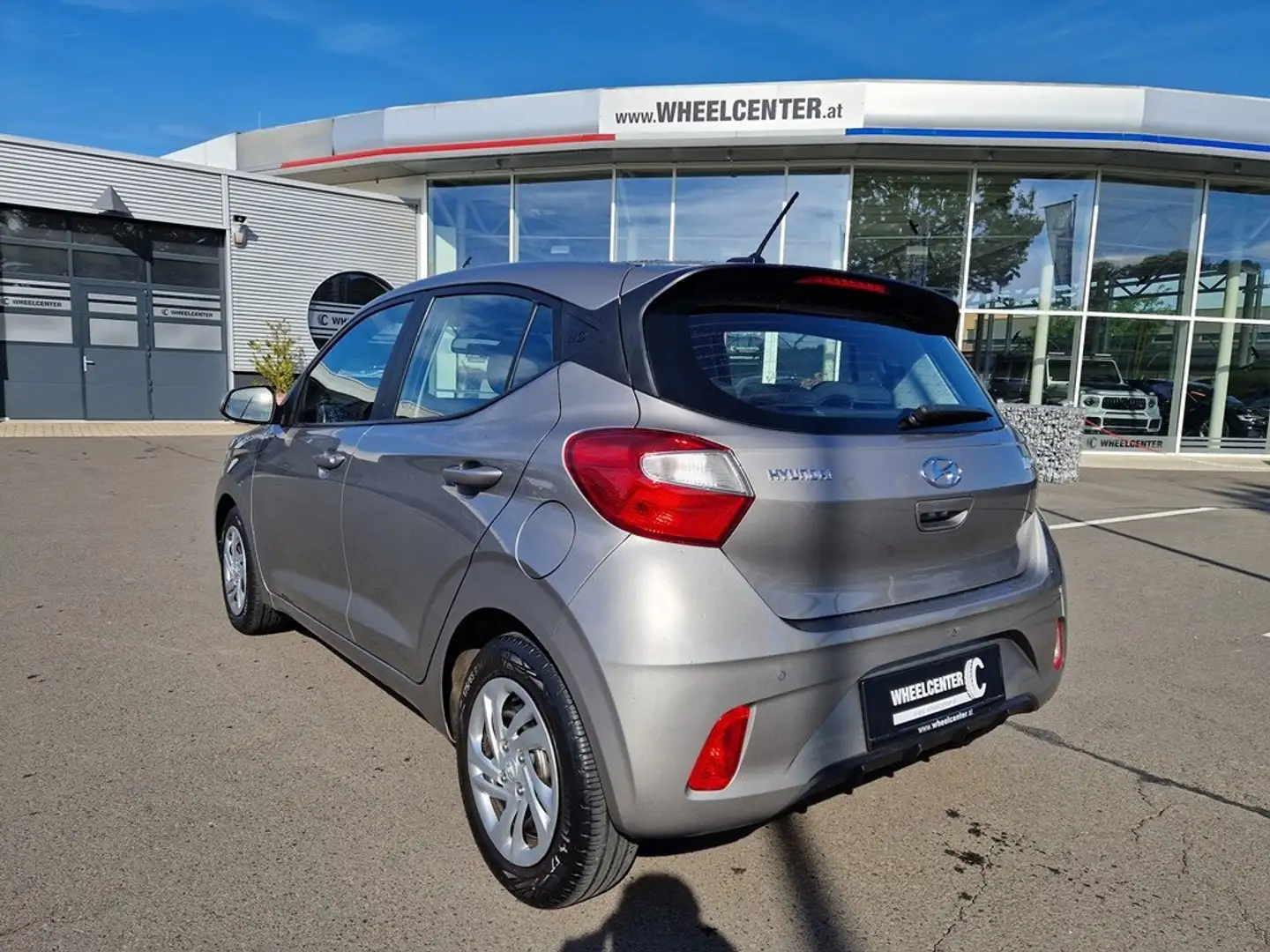 Vehicle image, number 11