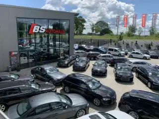 Vehicle image thumbnail, number 3