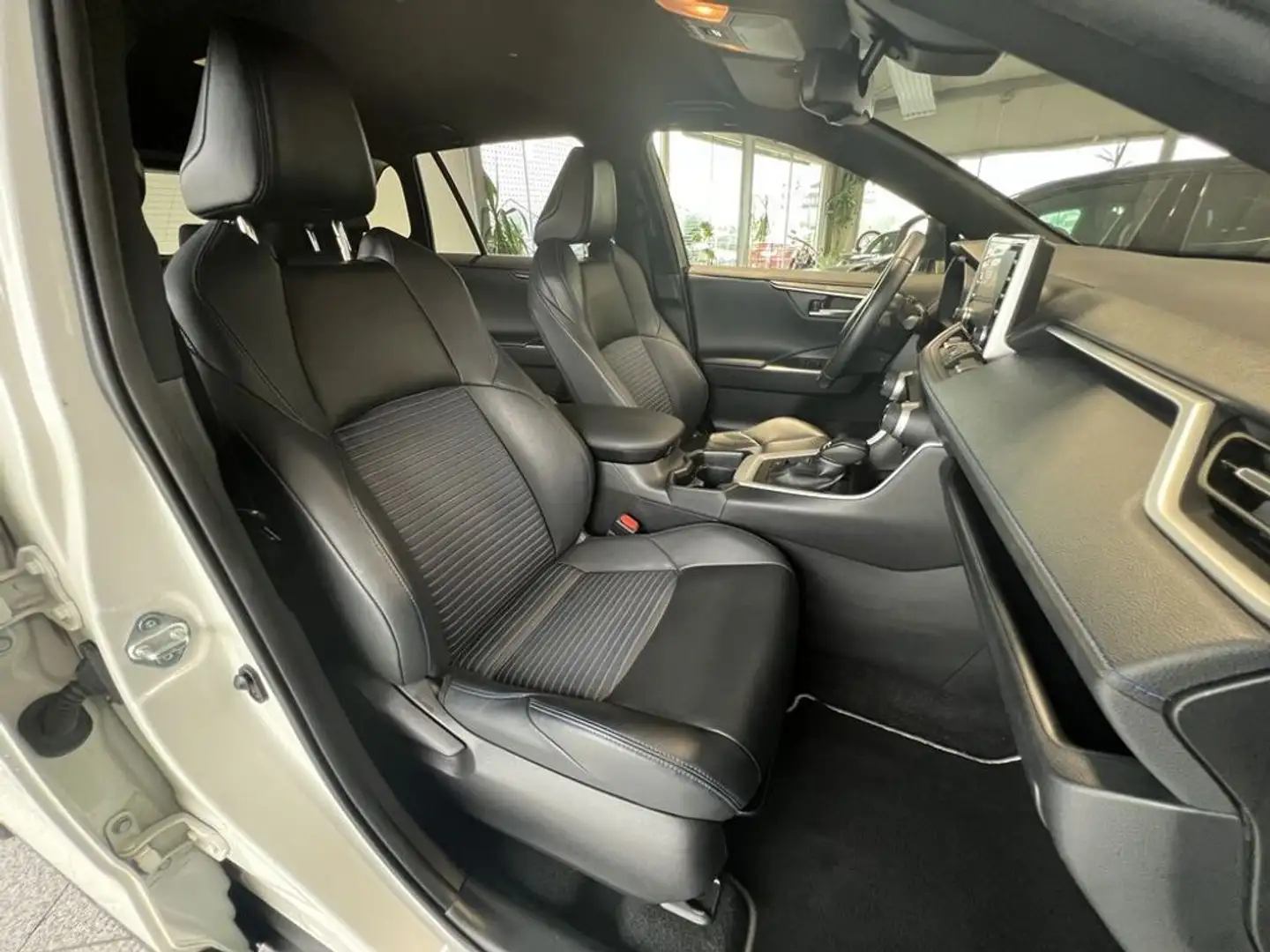 Vehicle image, number 5