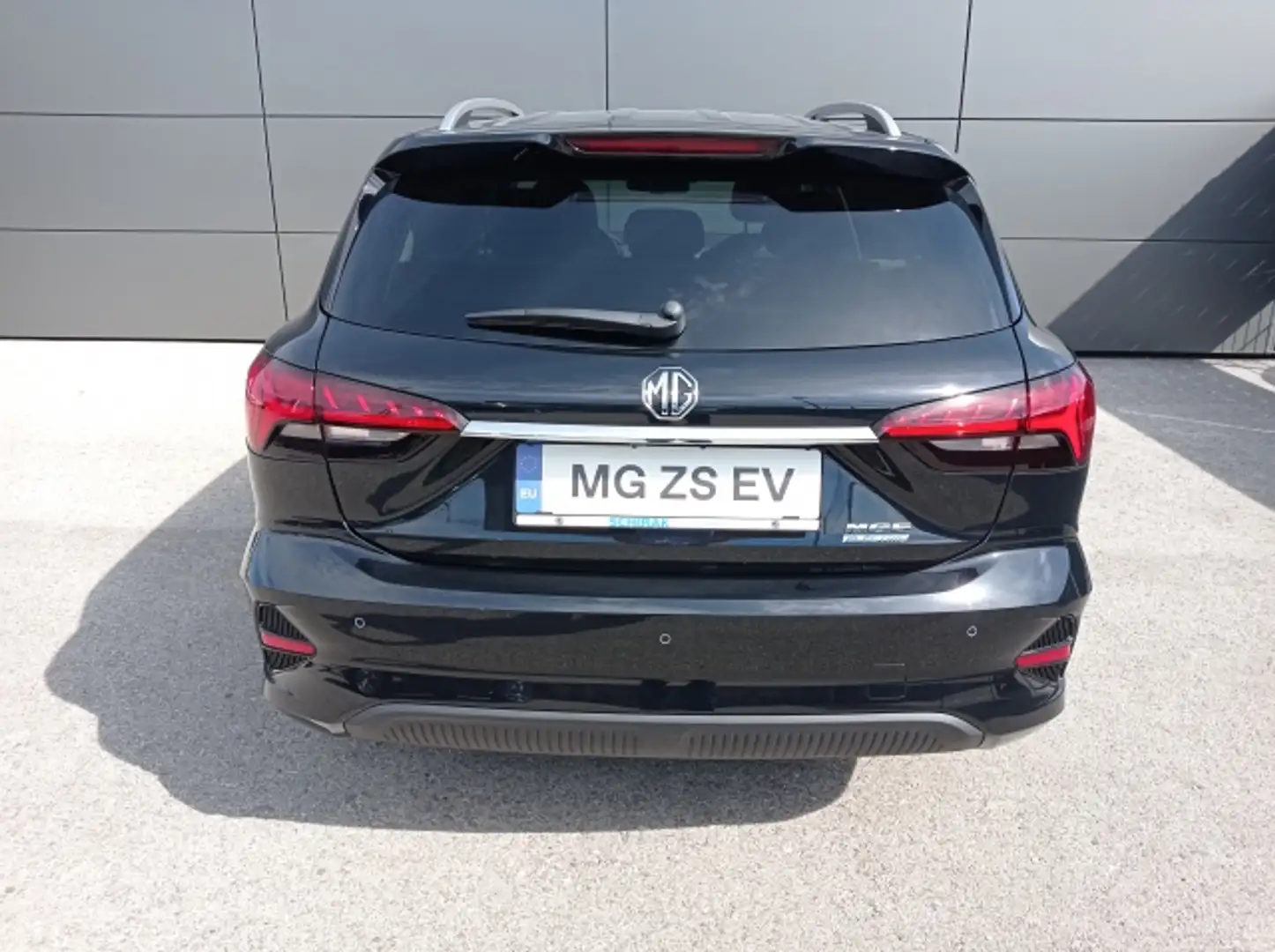 Vehicle image, number 3