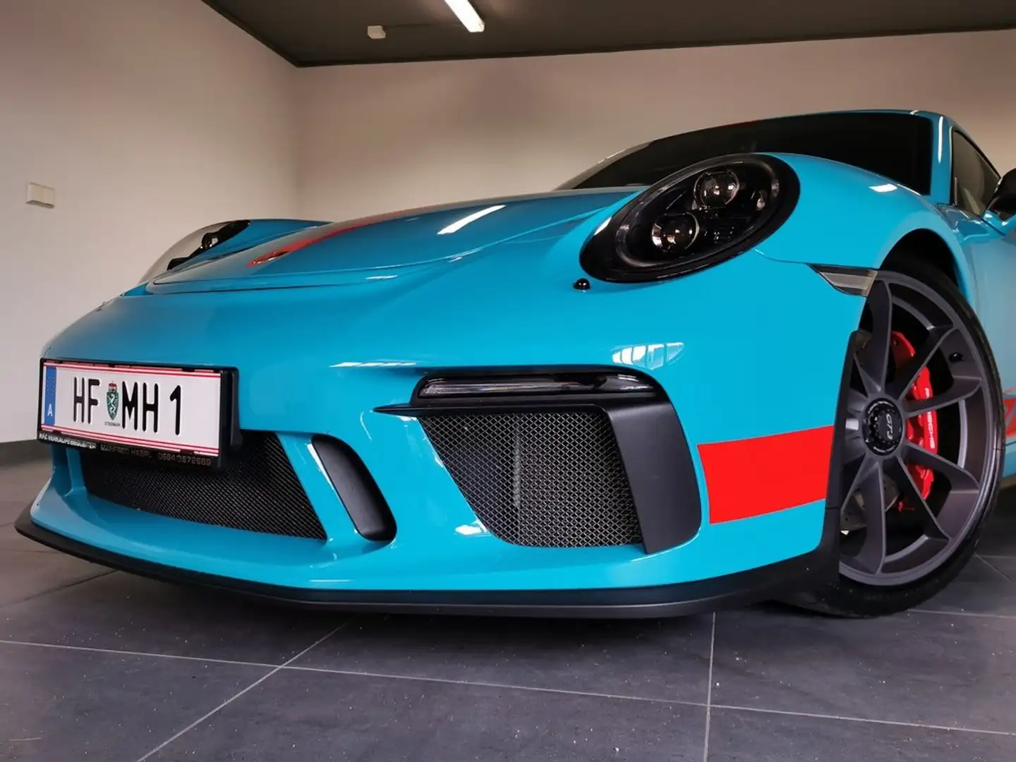 Vehicle image, number 9