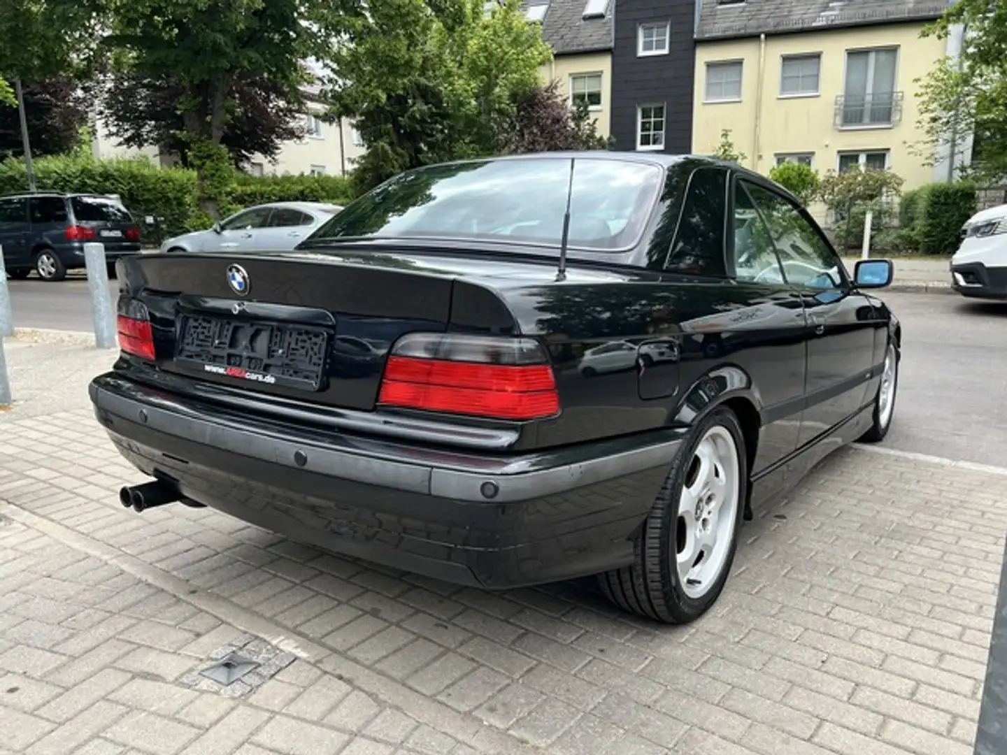 Vehicle image, number 6