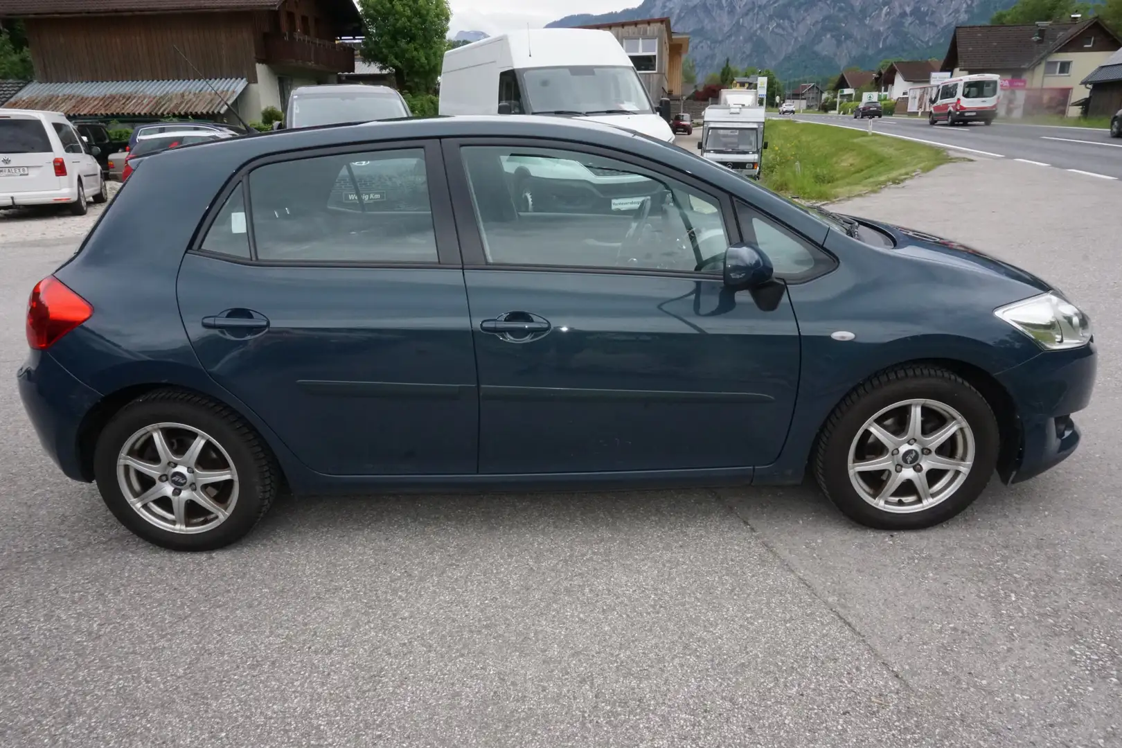 Vehicle image, number 9