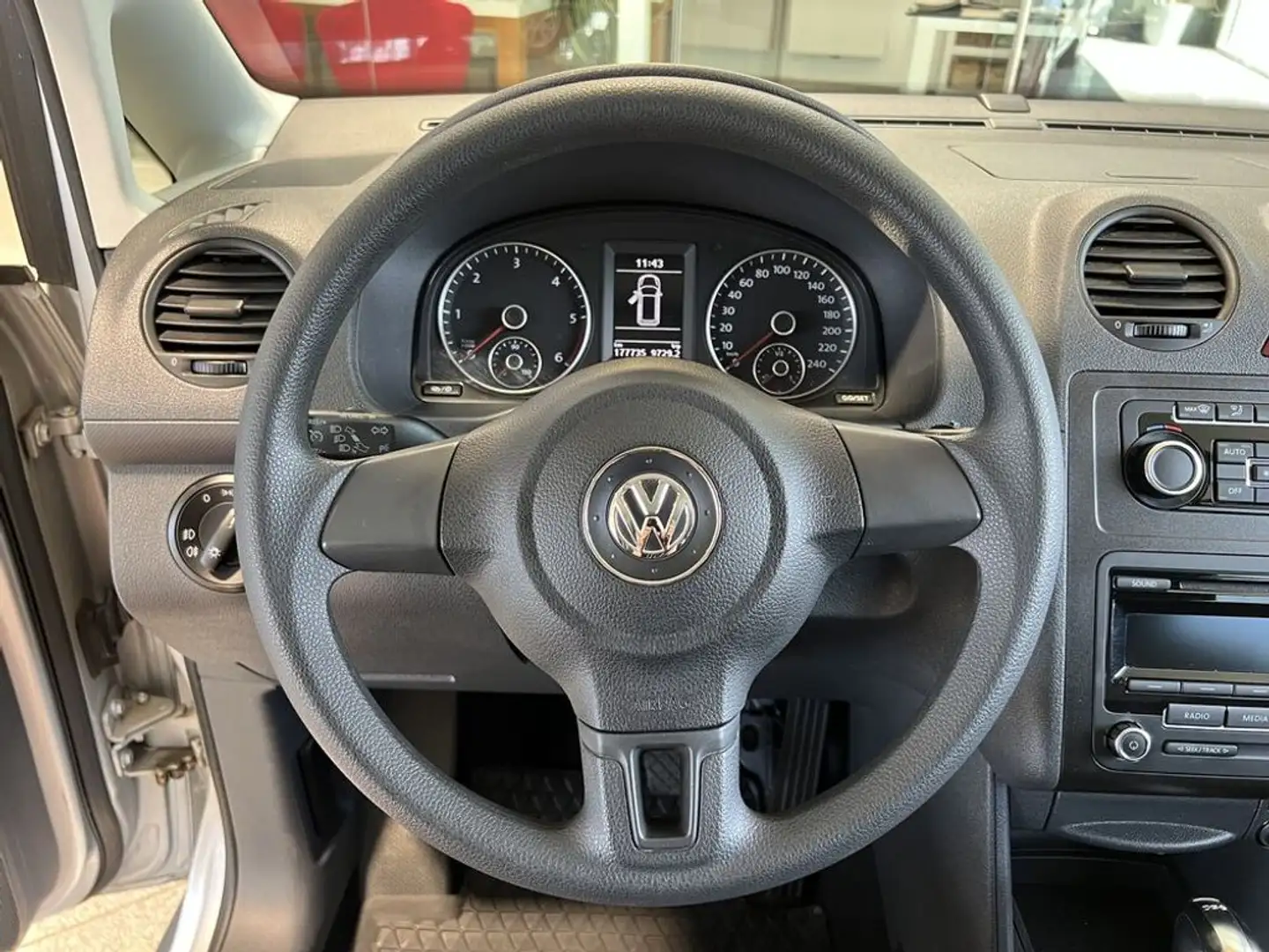 Vehicle image, number 13