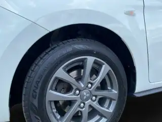 Vehicle image thumbnail, number 5