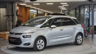 Vehicle image thumbnail, number 3