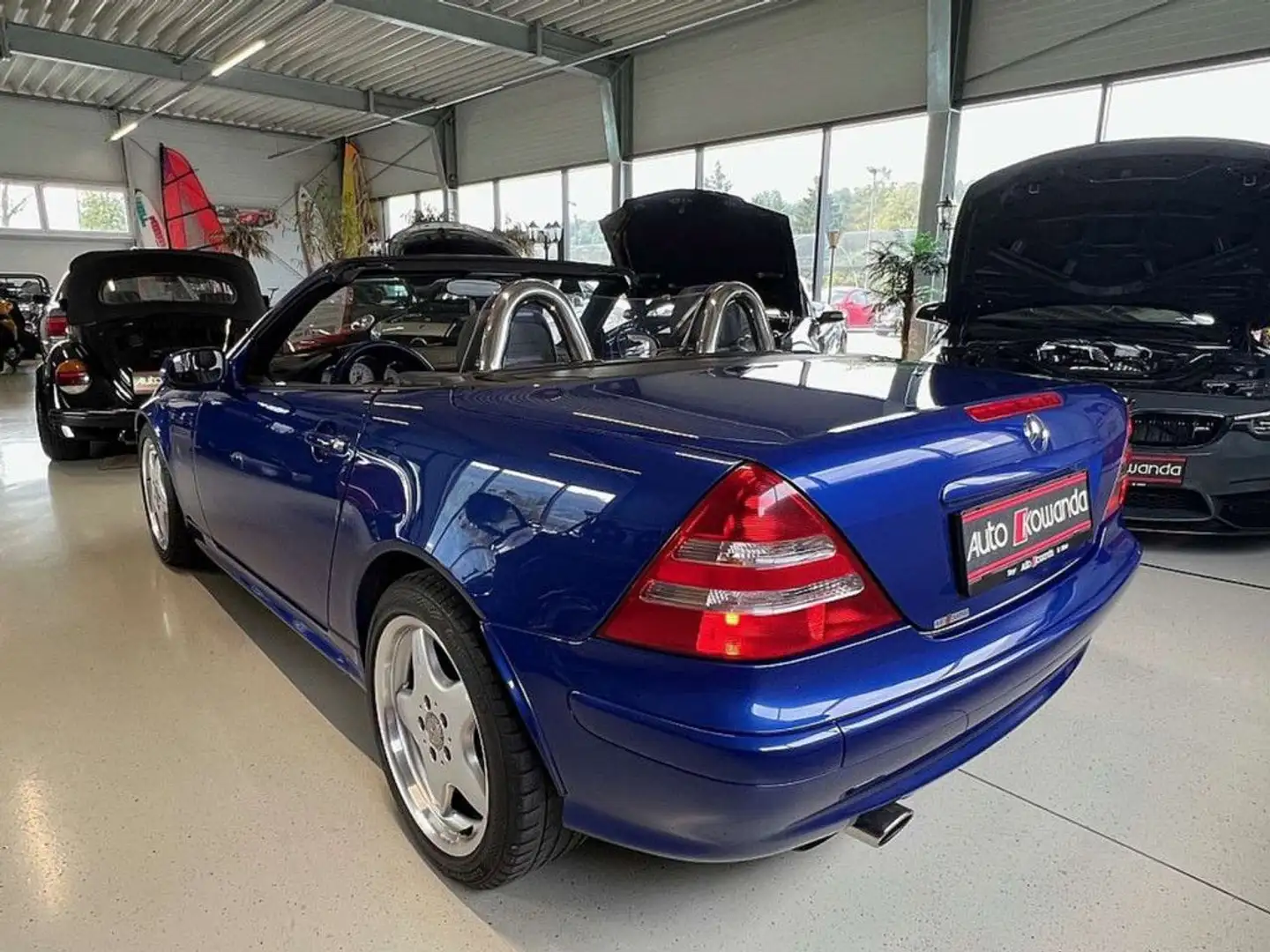 Vehicle image, number 6
