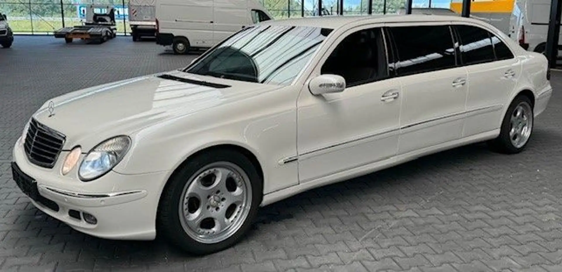 Vehicle image, number 1