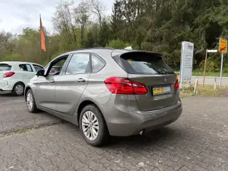 Vehicle image thumbnail, number 3
