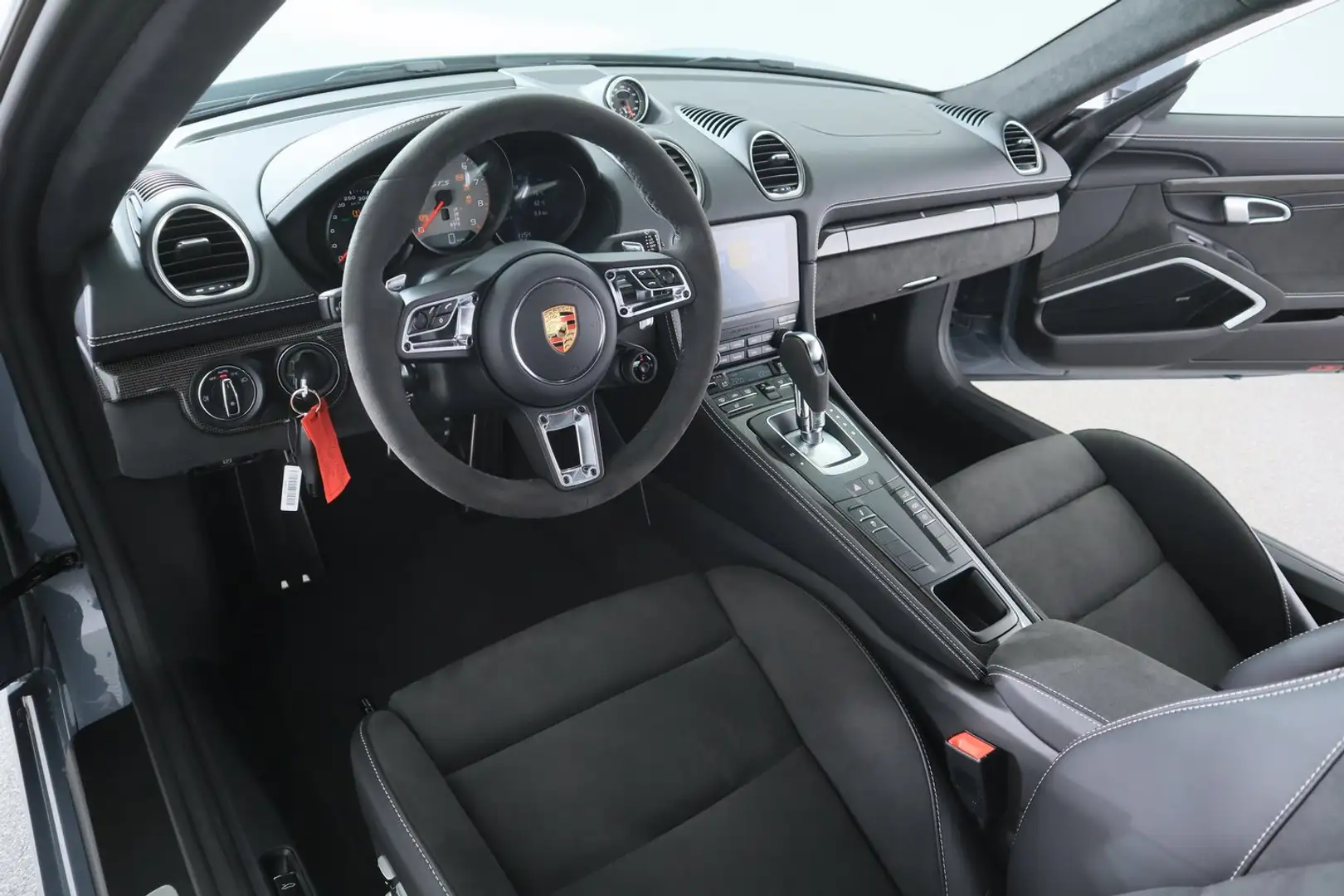 Vehicle image, number 9