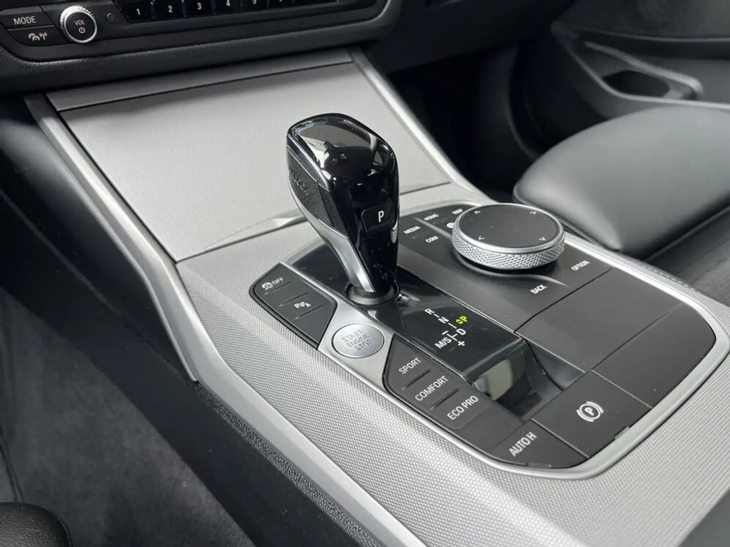 Vehicle image, number 9