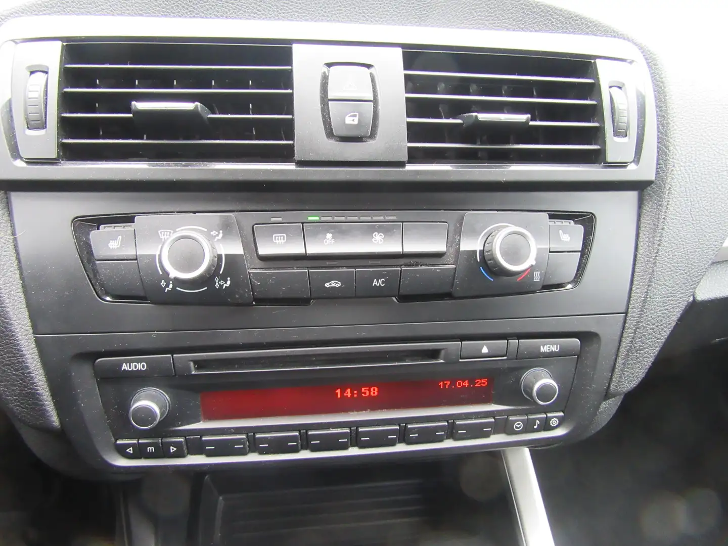 Vehicle image, number 14