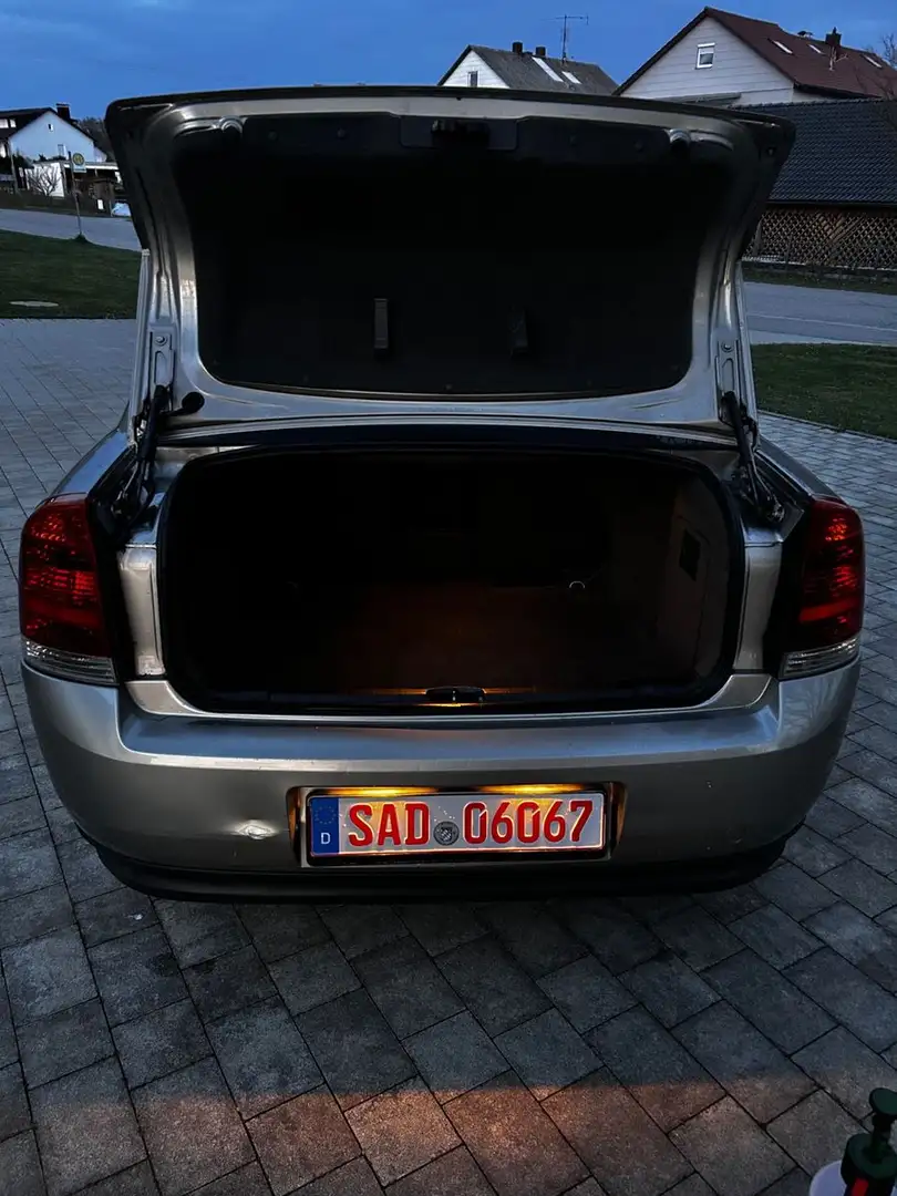 Vehicle image, number 11