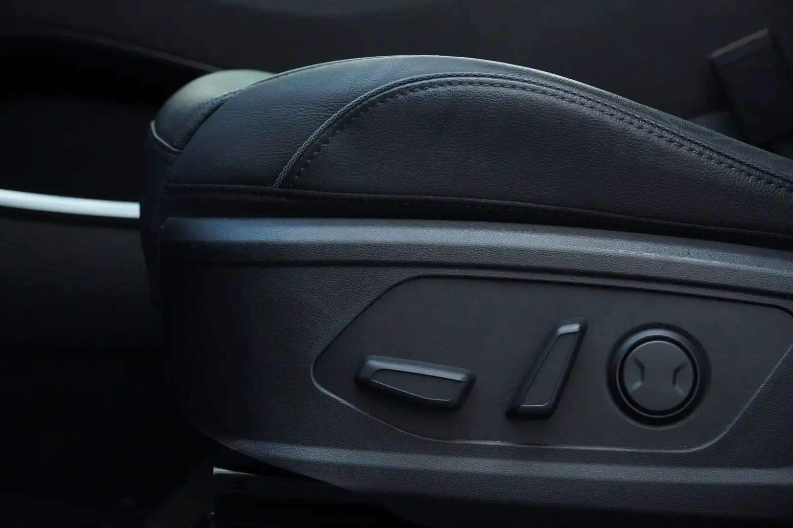Vehicle image, number 18