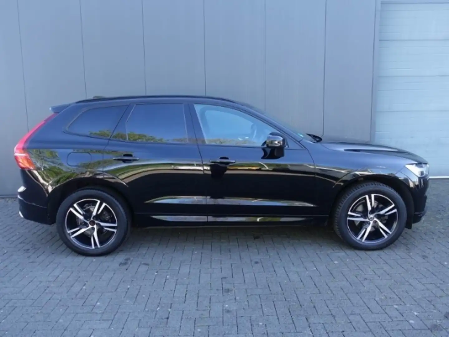 Vehicle image, number 16