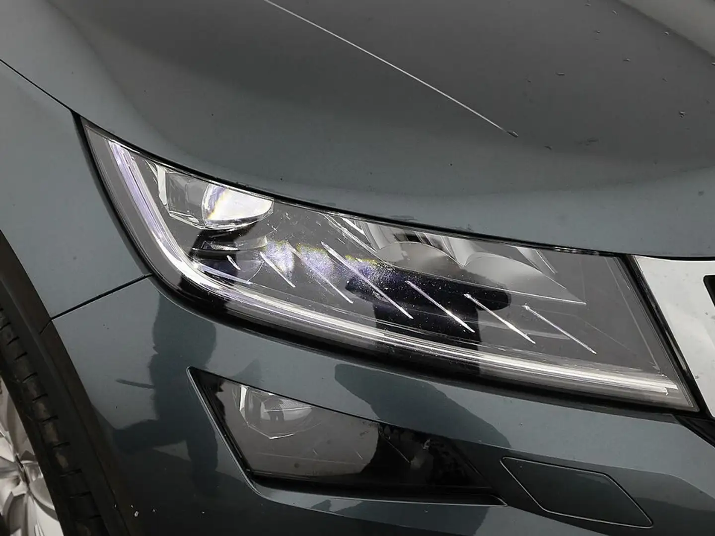 Vehicle image, number 9