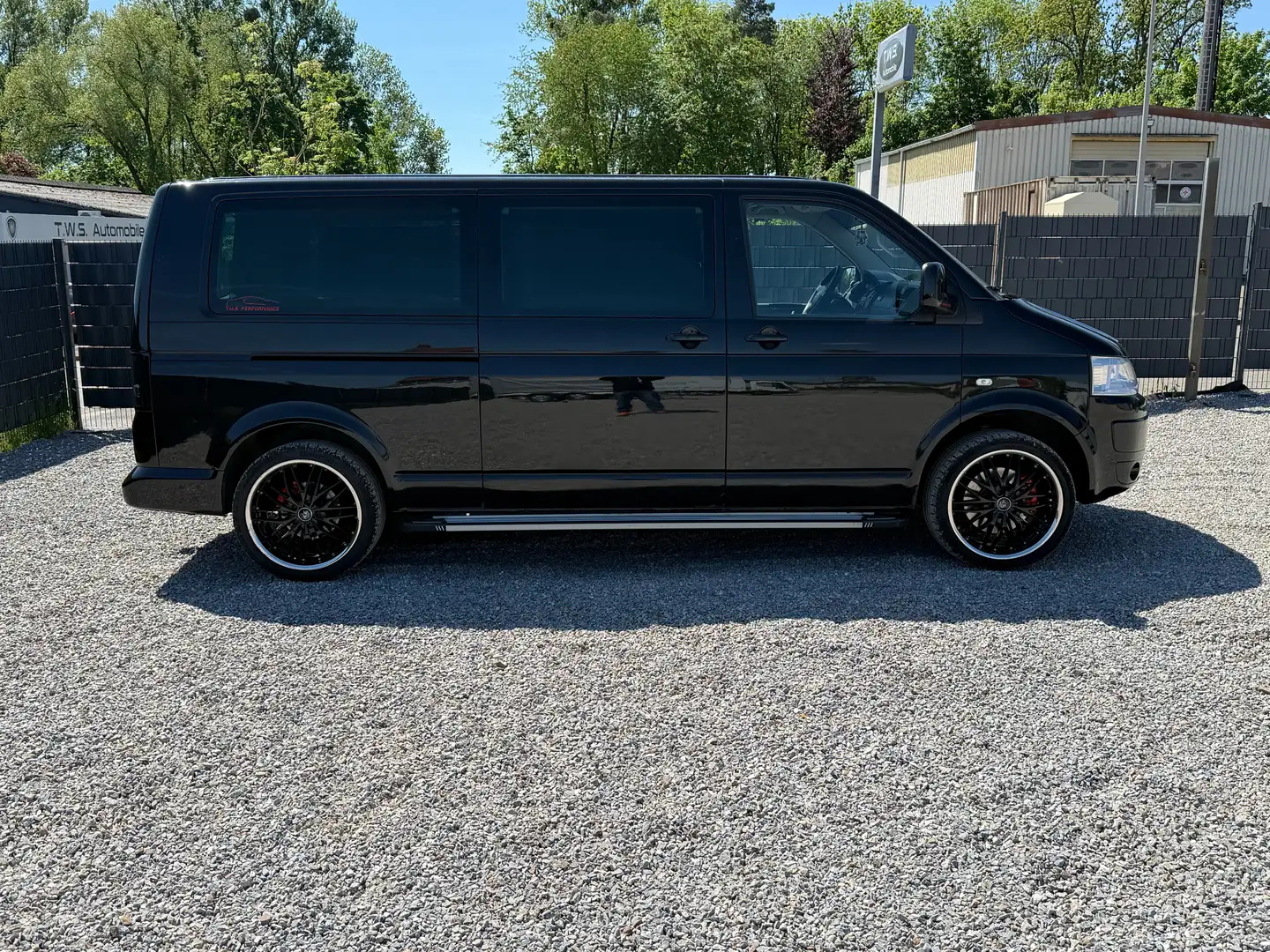 Vehicle image, number 4