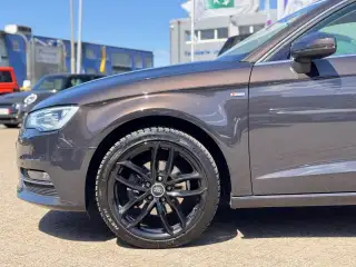 Vehicle image thumbnail, number 9