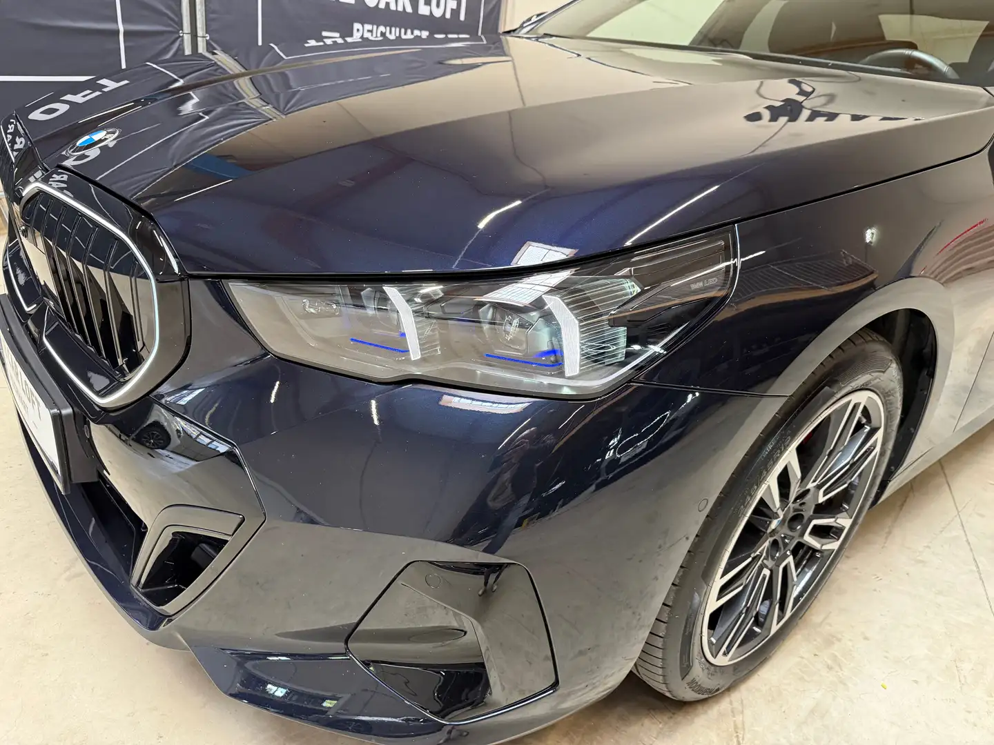 Vehicle image, number 6