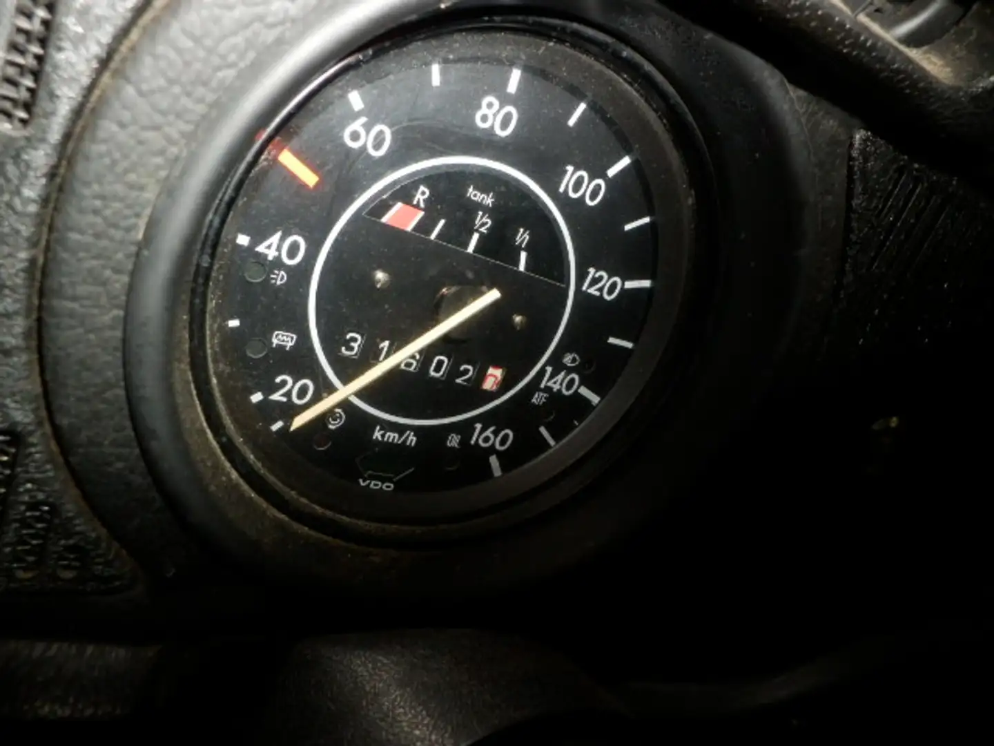 Vehicle image, number 10