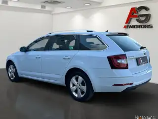 Vehicle image thumbnail, number 7