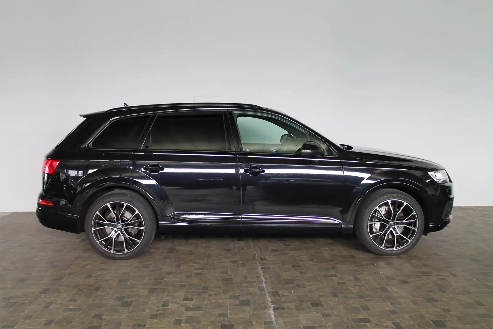 Vehicle image, number 1