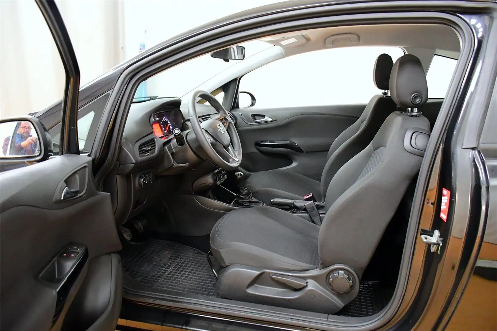 Vehicle image, number 8