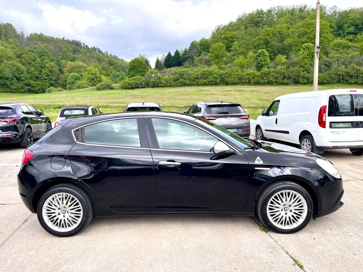 Vehicle image, number 4