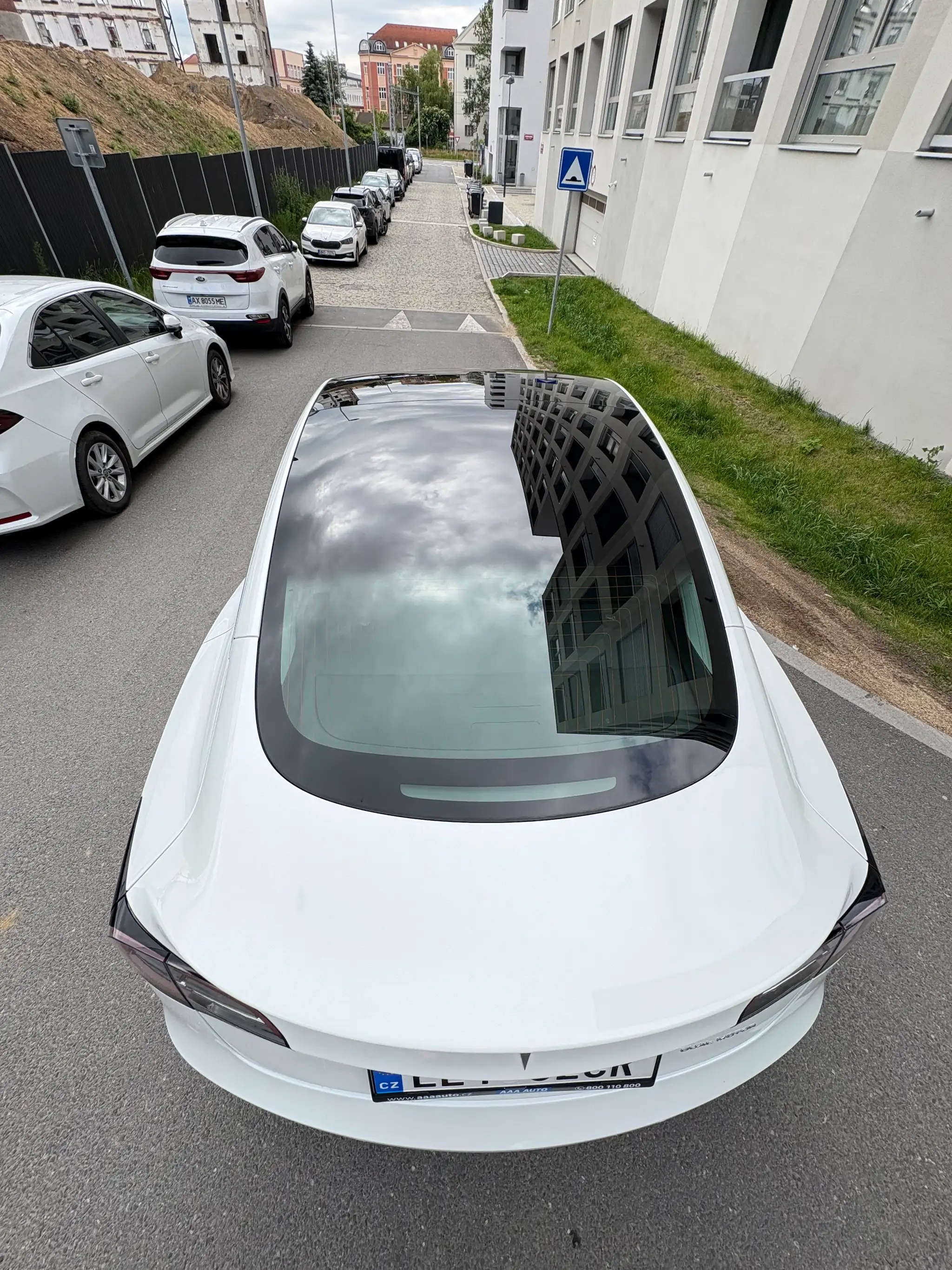 Vehicle image, number 14