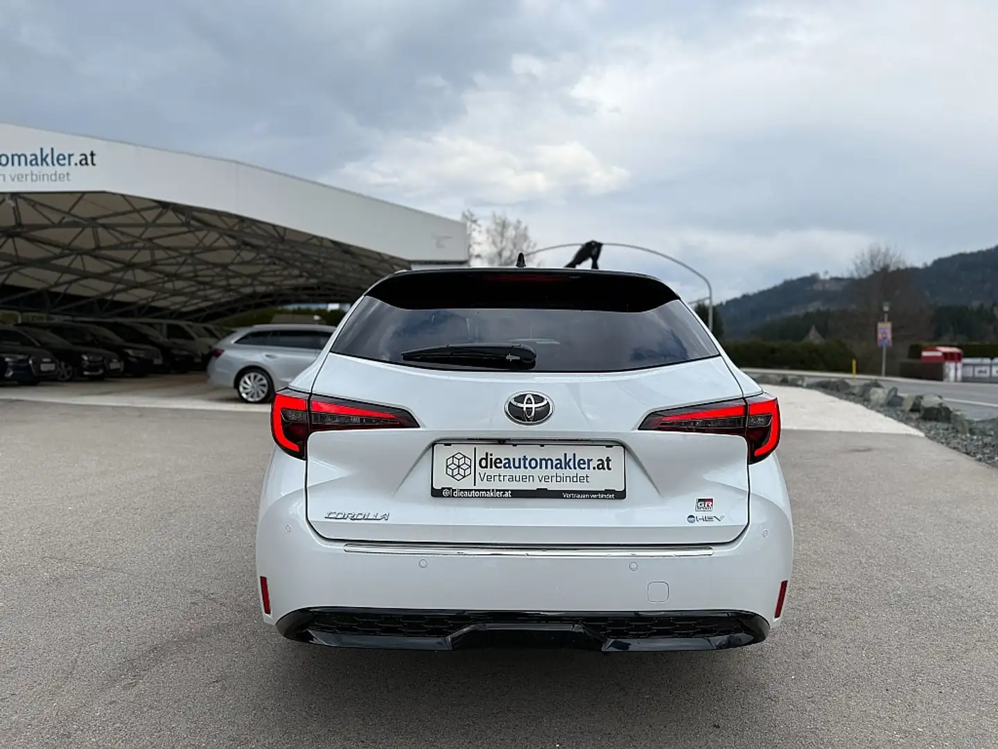 Vehicle image, number 13