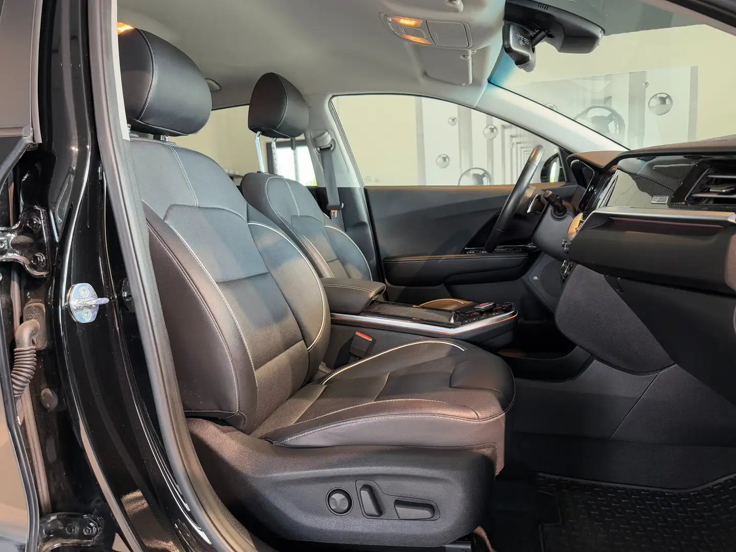 Vehicle image, number 9